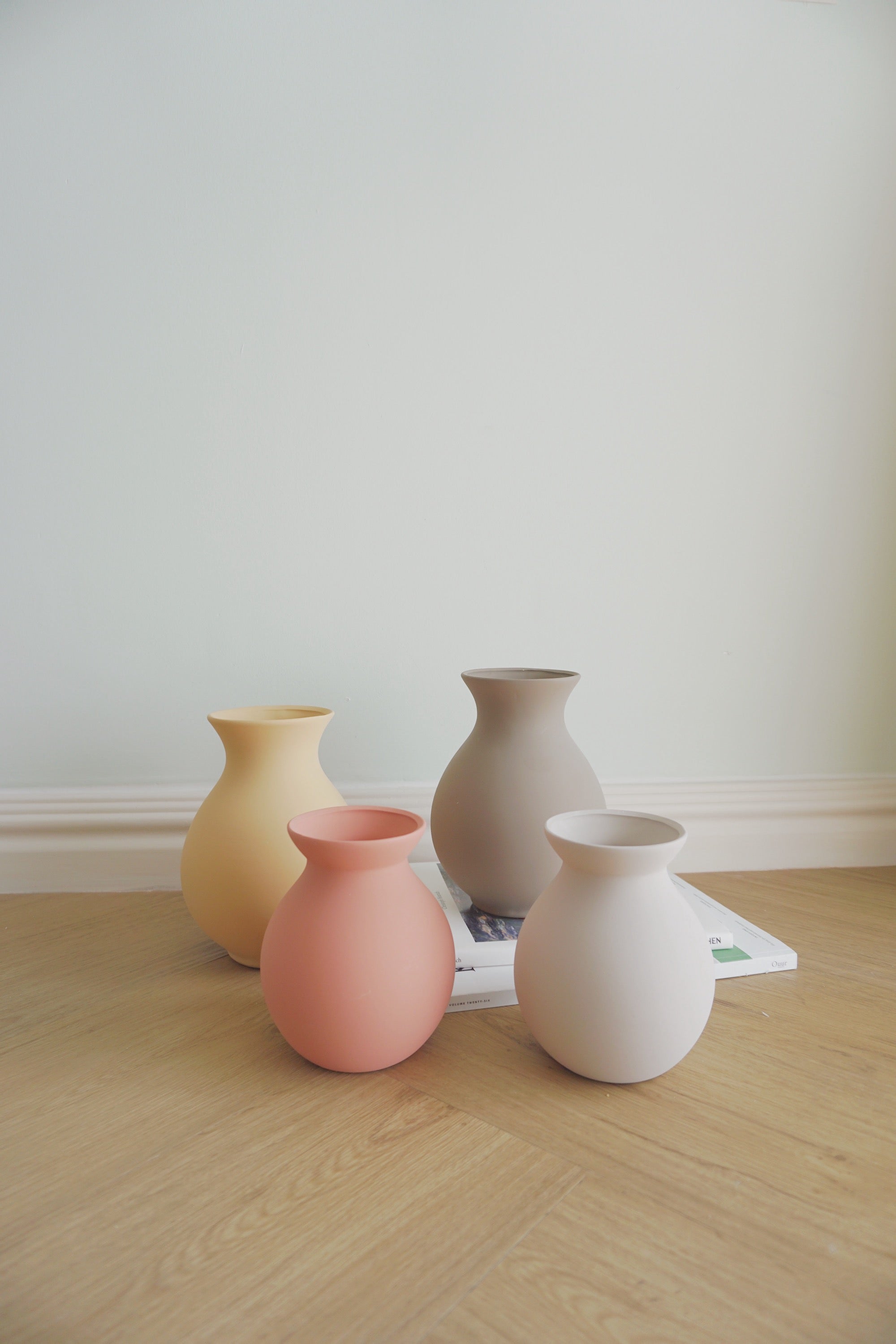 Roundy Matte Vase